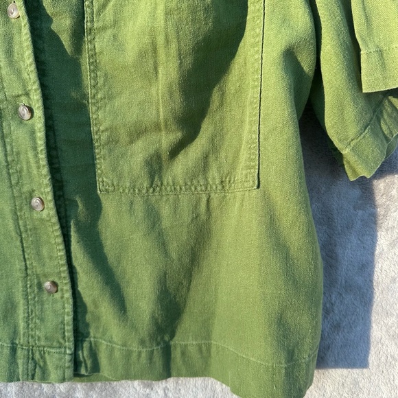 Universal Thread Women’s Olive Utility cropped box fit Button-Up Shirt – Size M - Picture 4 of 15